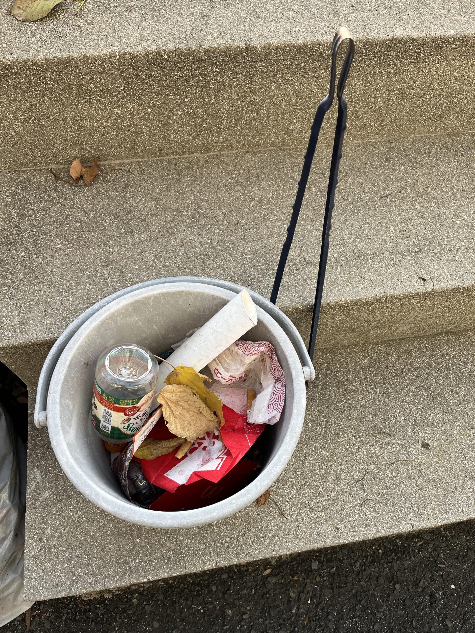 歩道のゴミ拾いで、思いがけない言葉をかけられた朝 #118