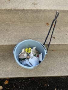 雨上がりの朝、川辺のゴミ袋を見て考えたこと #125