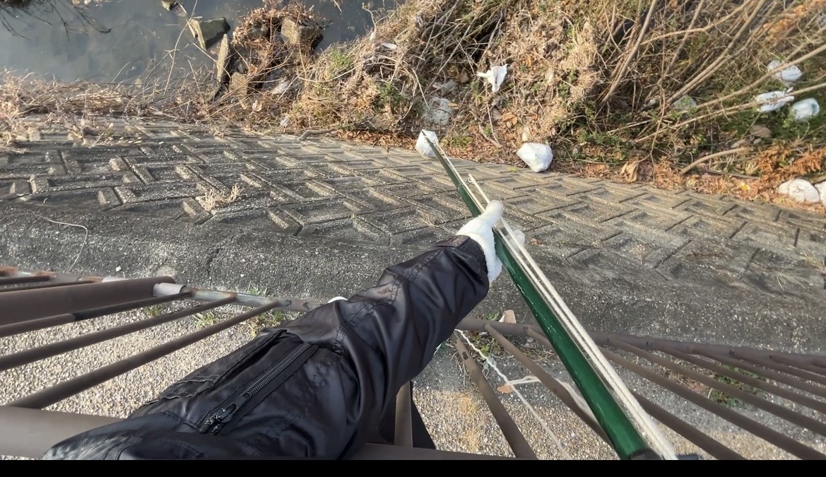 川辺のゴミ袋を釣り上げました|まずは1つから #137