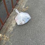 【歩道で見つけた小さな袋】“幸運の運拾い”がくれた静かな気づき#155